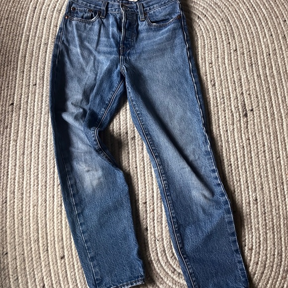 Levi’s Wedgie Straight Jean - Picture 3 of 6